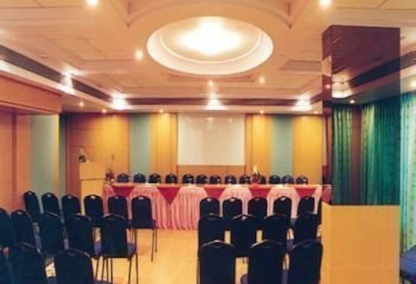 Hotel The Ambassador 2