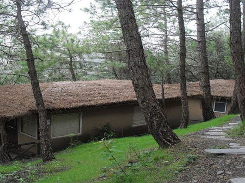 Hotel Aamod Resort 8