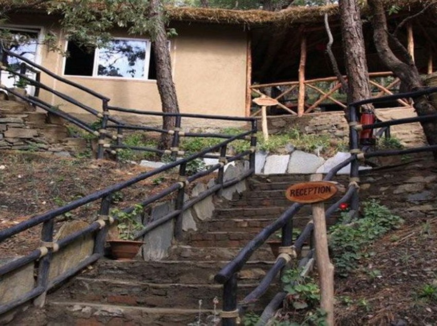 Hotel Aamod Resort 9