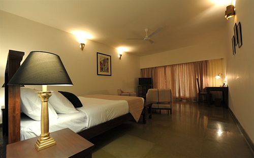 Hotel Ambatty Greens Resort 11