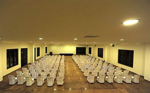 Hotel Ambatty Greens Resort 3