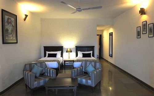 Hotel Ambatty Greens Resort 5