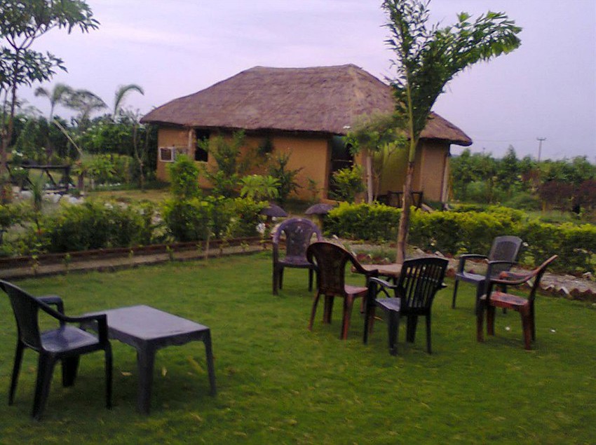 Hotel Corbett Comfortable Resort 1