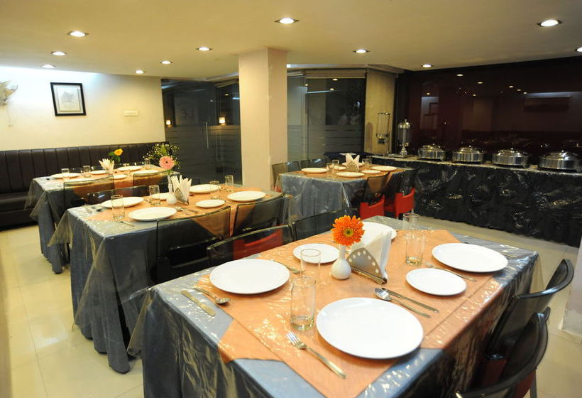 Hotel Lee International 8