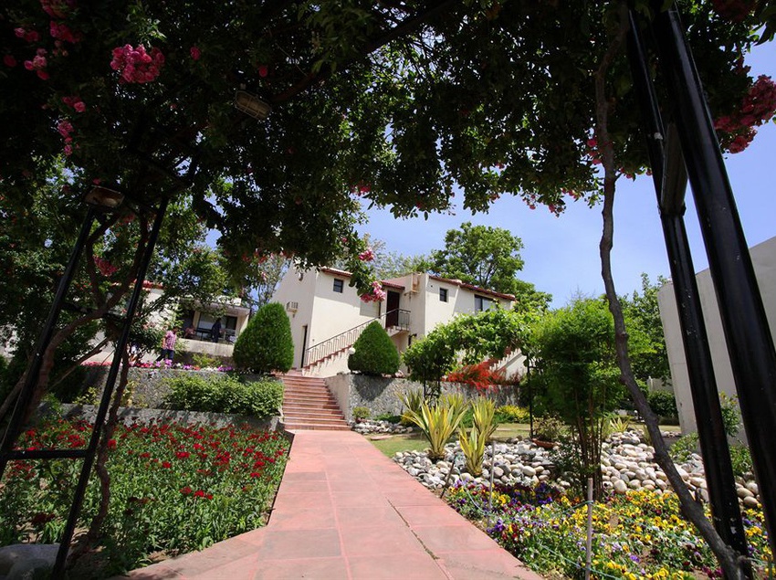 Hotel Country Inn - Bhimtal 9