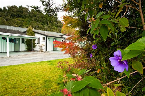 Glacier Gateway Motels