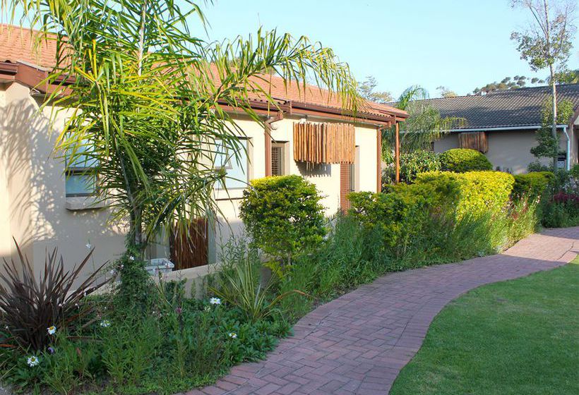 Ibhayi Guest Lodge 12