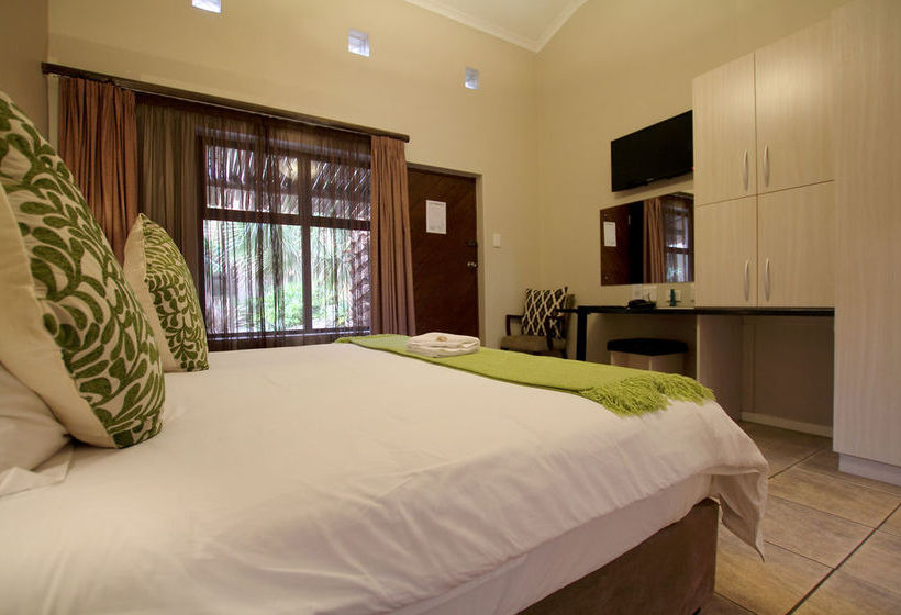 Ibhayi Guest Lodge 20