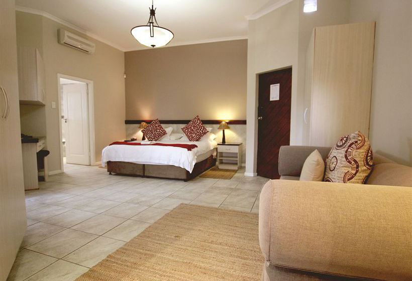 Ibhayi Guest Lodge 9