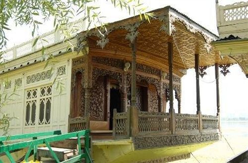 Hotel Claremont Houseboats Jammu y Cachemira