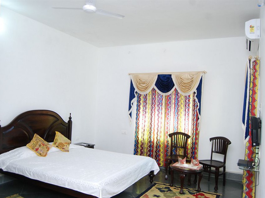 Hotel Chandra Hill Resort 11