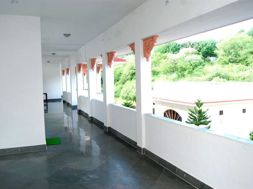 Hotel Chandra Hill Resort 14