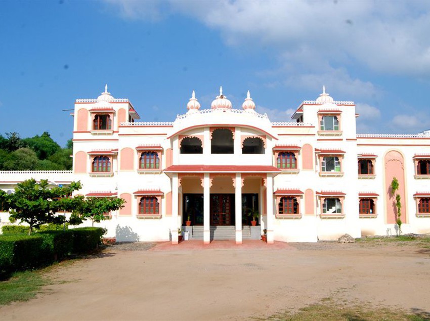 Hotel Chandra Hill Resort 2