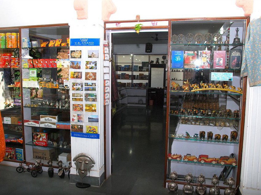 Hotel Chandra Hill Resort 4