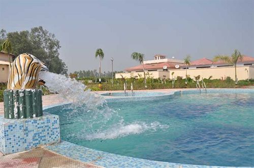 Hotel Corbett Gateway Resort & Spa 3