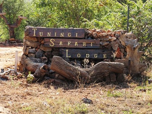 Tuningi Safari Lodge 10
