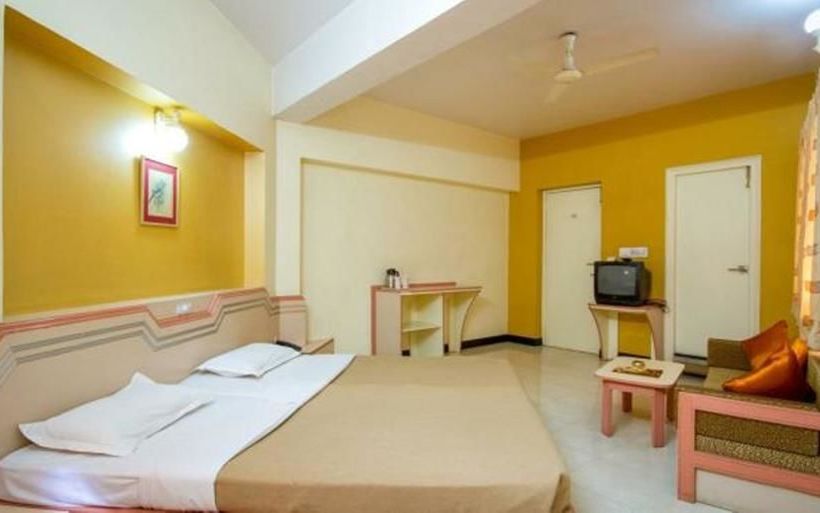 Hotel Ashish Palace 10