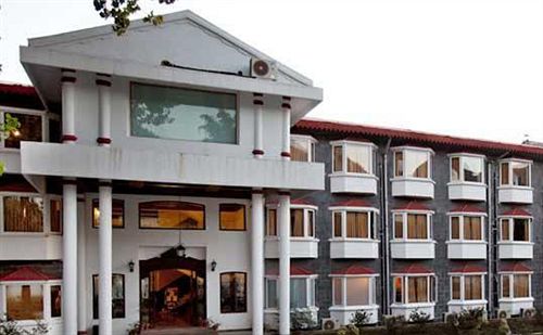 Hotel Club Mahindra Naukuchiatal 9
