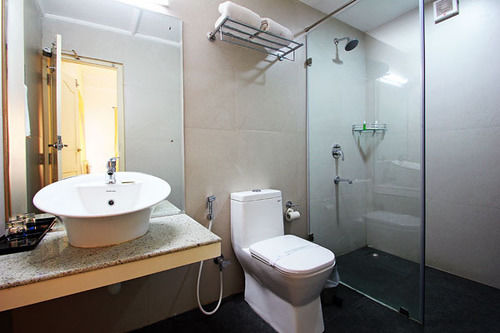 Hotel Millennium Continental 7