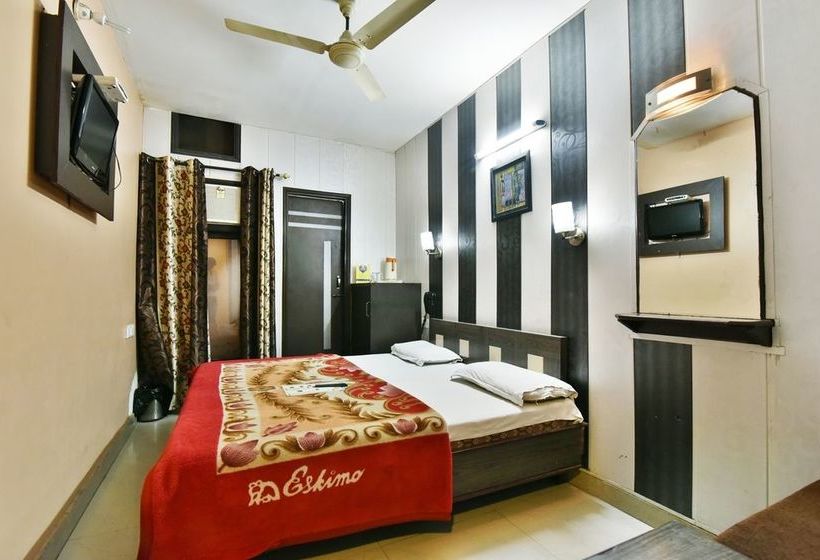 Hotel Singh International 11