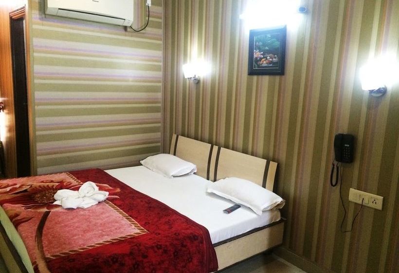 Hotel Singh International 8