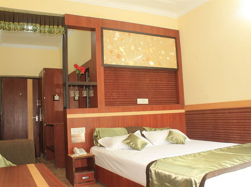 Hotel Gandhi Paradise 3