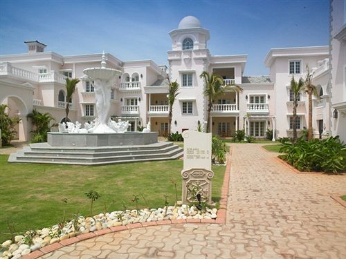 Hotel Club Mahindra Emerald Palms 17