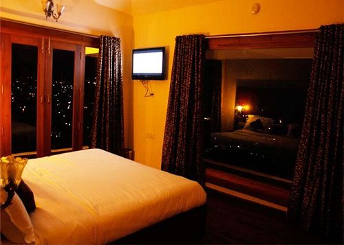 Hotel Berry Hills Resort 11