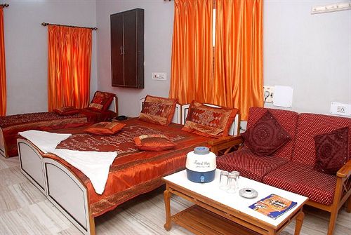 Hotel Akash Deep 4