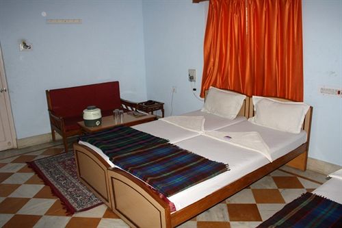 Hotel Akash Deep 8
