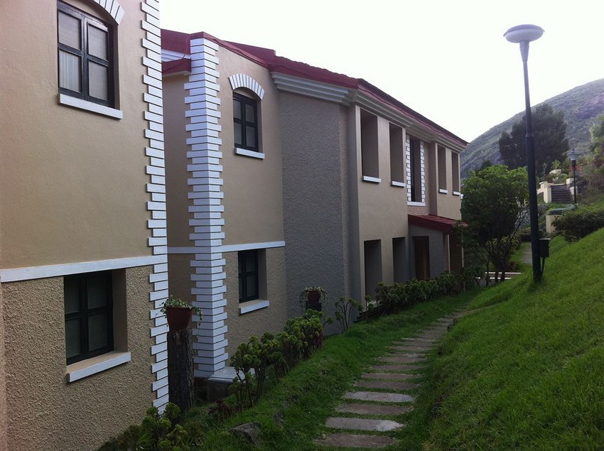 Resort Hill Country Lovedale 7