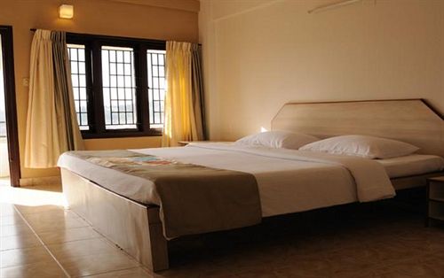 Stay Simple Hotel Race View 3