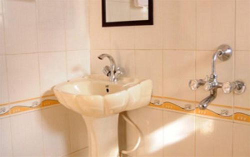 Stay Simple Hotel Race View 6