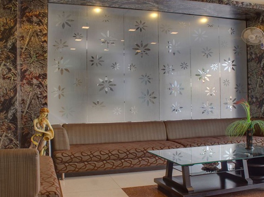 Hotel The Royal Melange 10