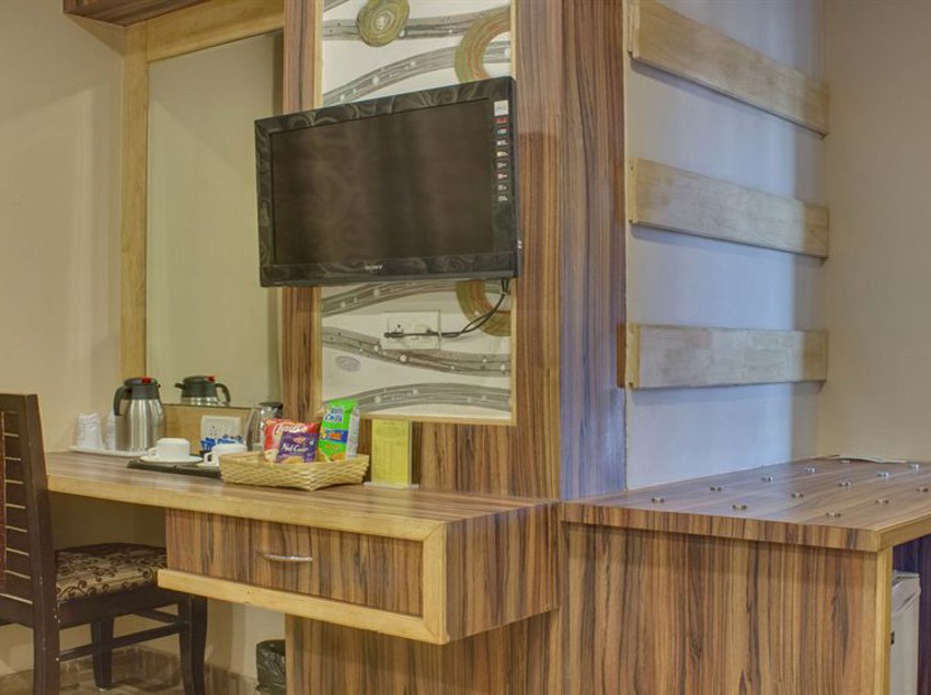 Hotel The Royal Melange 12