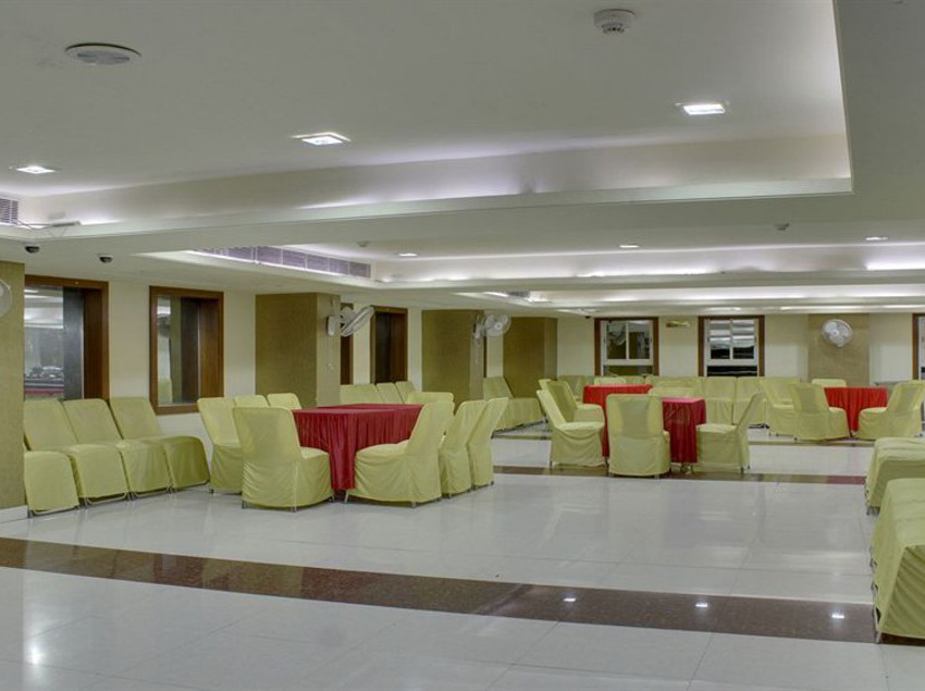 Hotel The Royal Melange 13