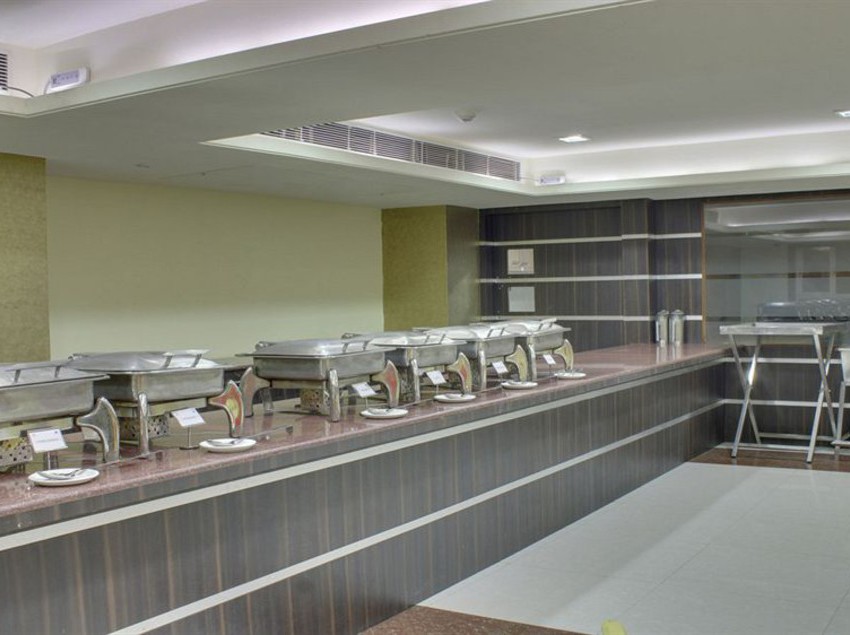 Hotel The Royal Melange 14