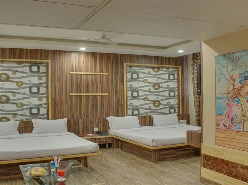 Hotel The Royal Melange 8