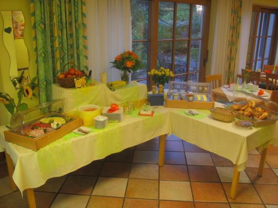 Bed & Breakfast Gästehaus Schmid 8