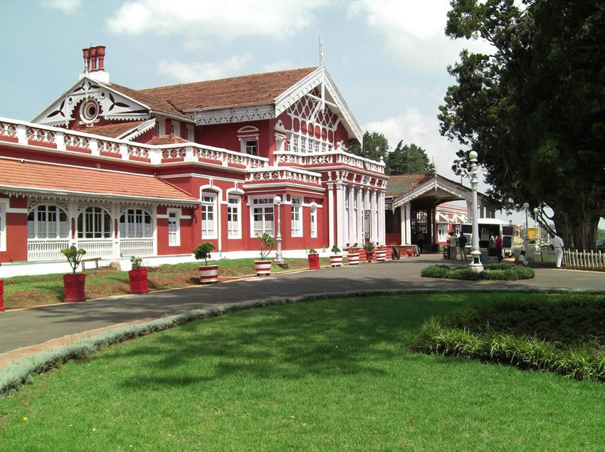 Hotel Fernhills Palace Kerala