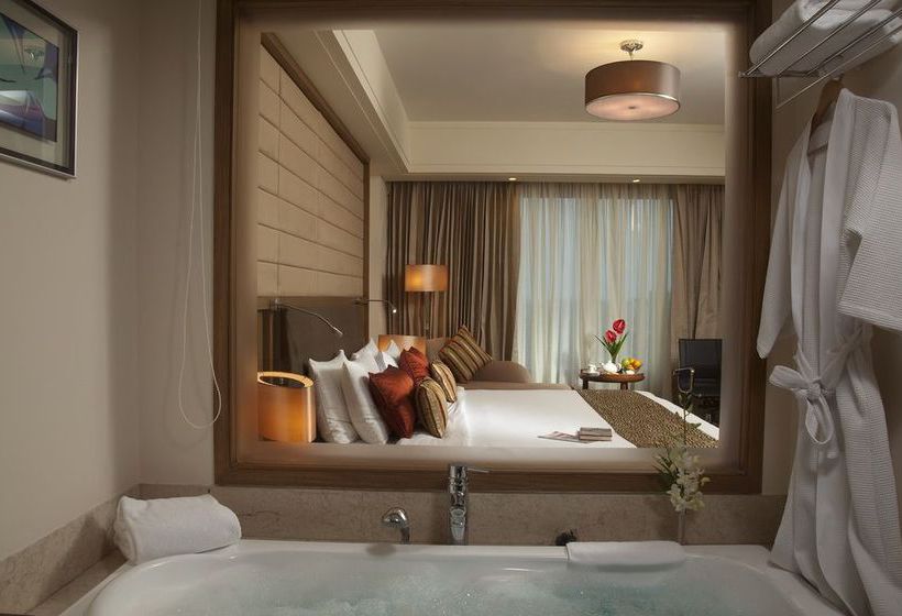 Hotel Radisson Blu Indore 4