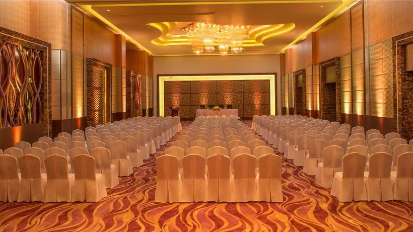 Hotel Radisson Blu Indore 9