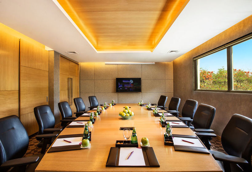 Hotel Crowne Plaza Ahmedabad City Centre 18