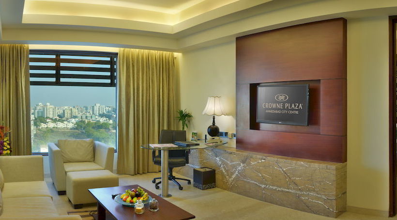 Hotel Crowne Plaza Ahmedabad City Centre 7