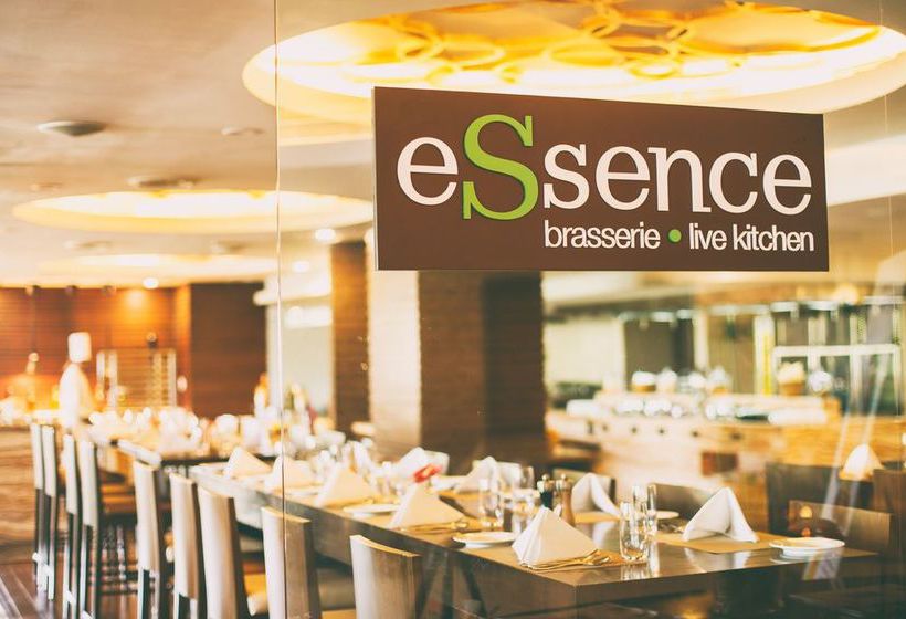 Hotel Crowne Plaza Ahmedabad City Centre 8