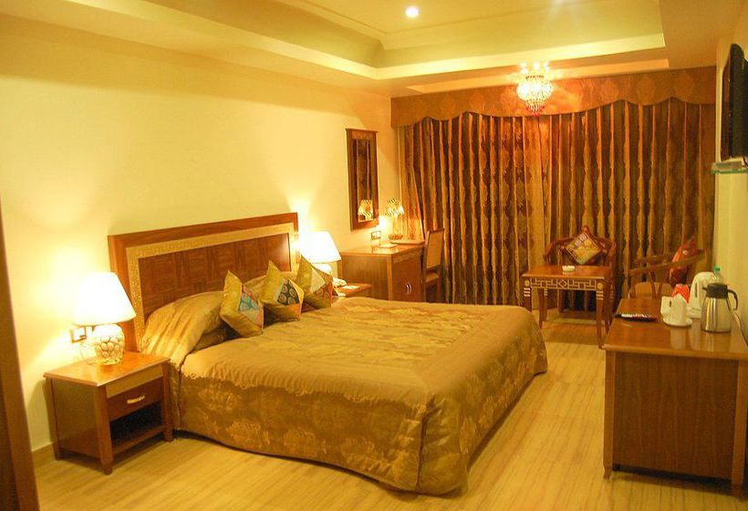 Hotel Chokhi Dhani - The Palace 4