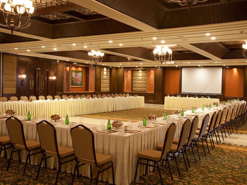 Khyber Himalayan Resort N Spa 10