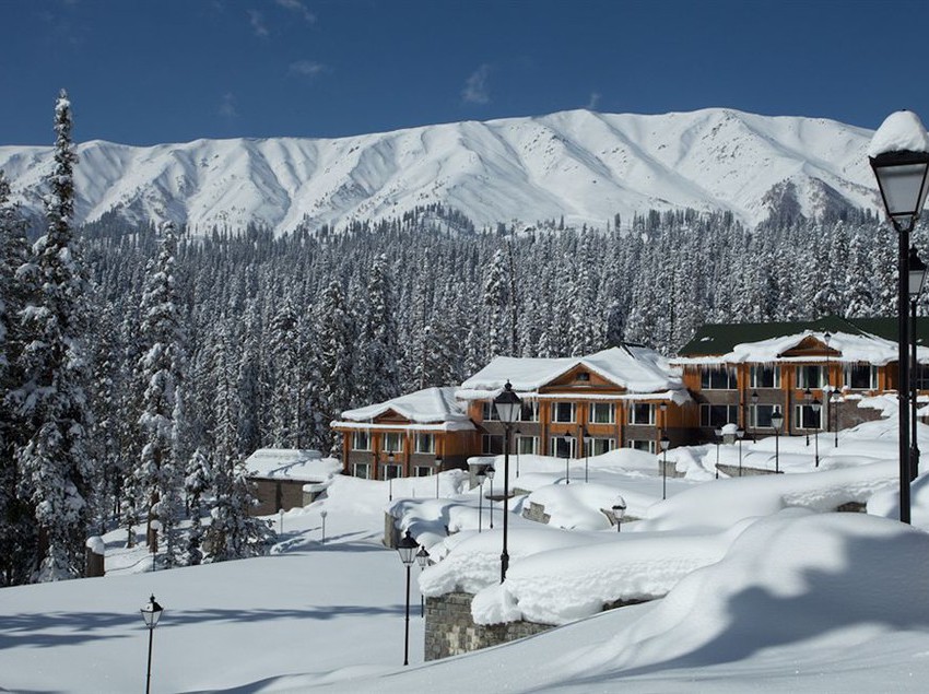 Khyber Himalayan Resort N Spa 12