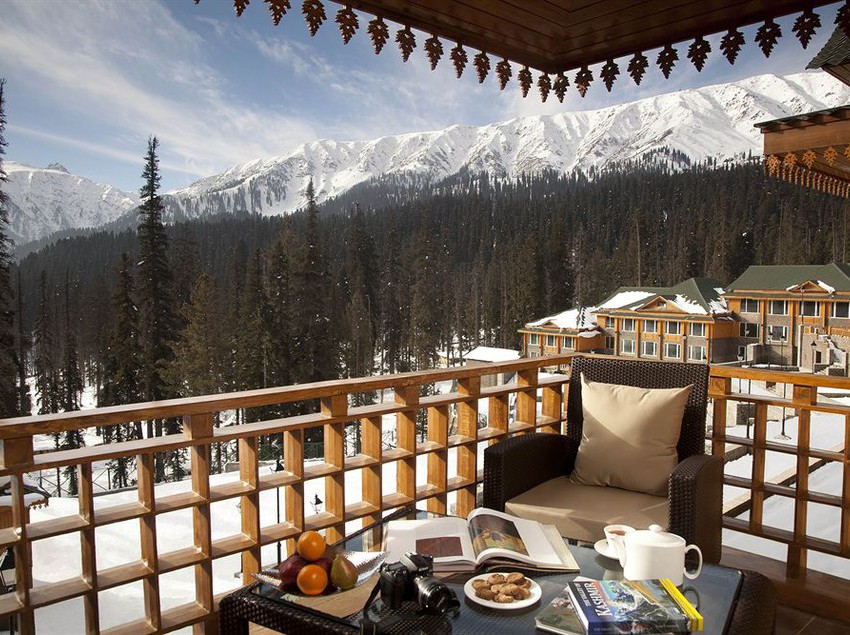 Khyber Himalayan Resort N Spa 14