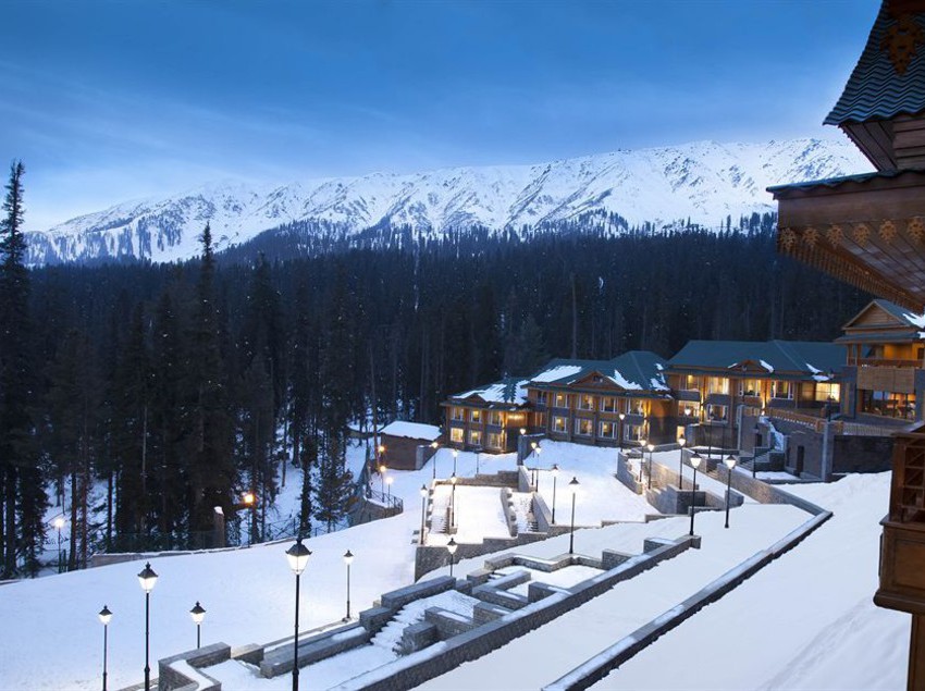 Khyber Himalayan Resort N Spa 15